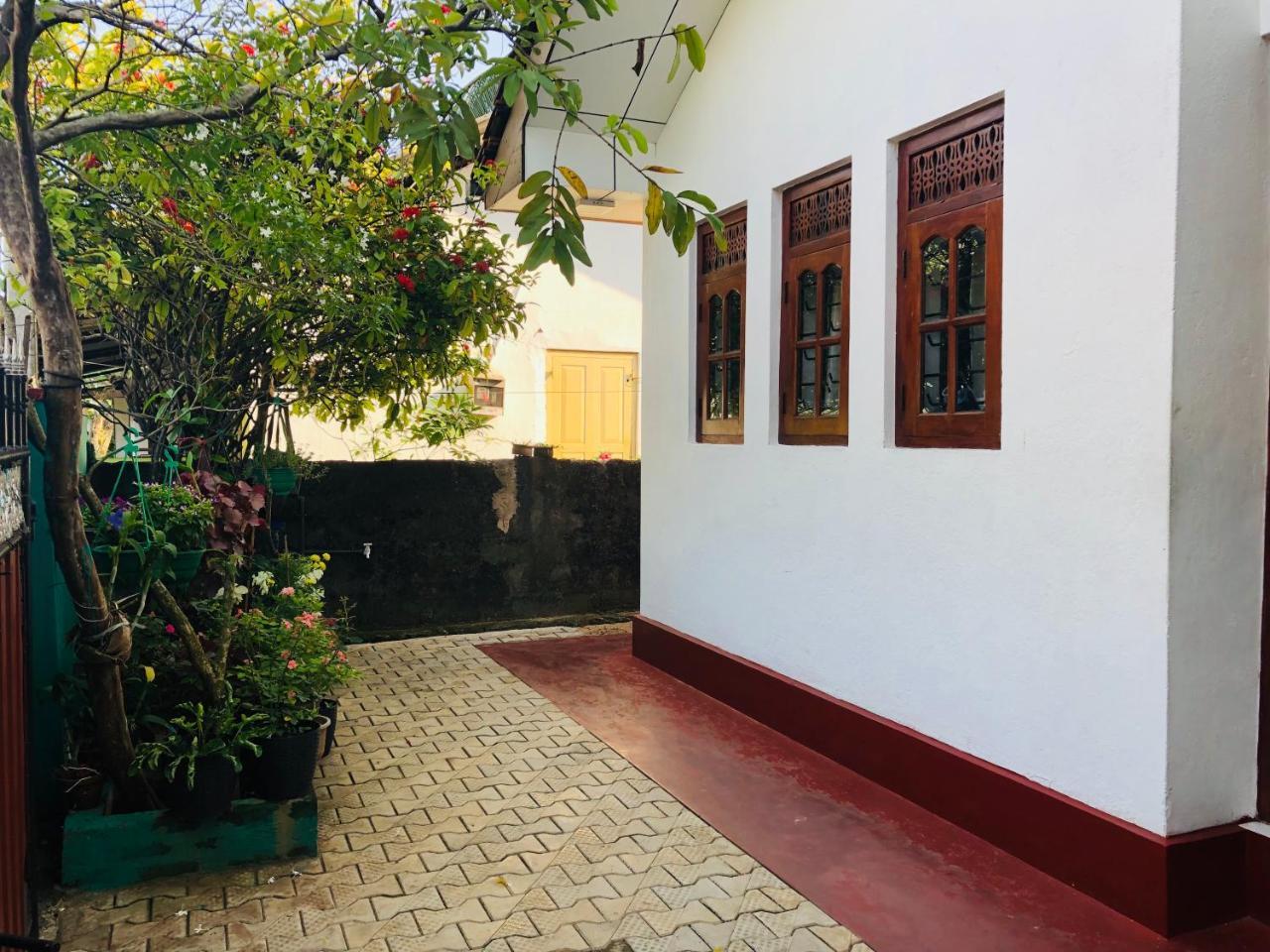 Hikkaduwa Backyard Beach Homestay كالي المظهر الخارجي الصورة